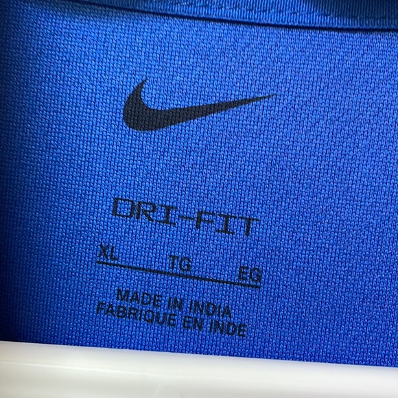 Nike XL Shirt - Picture 2 of 4